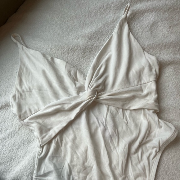 UO Knot Detail Bodysuit - Picture 1 of 4